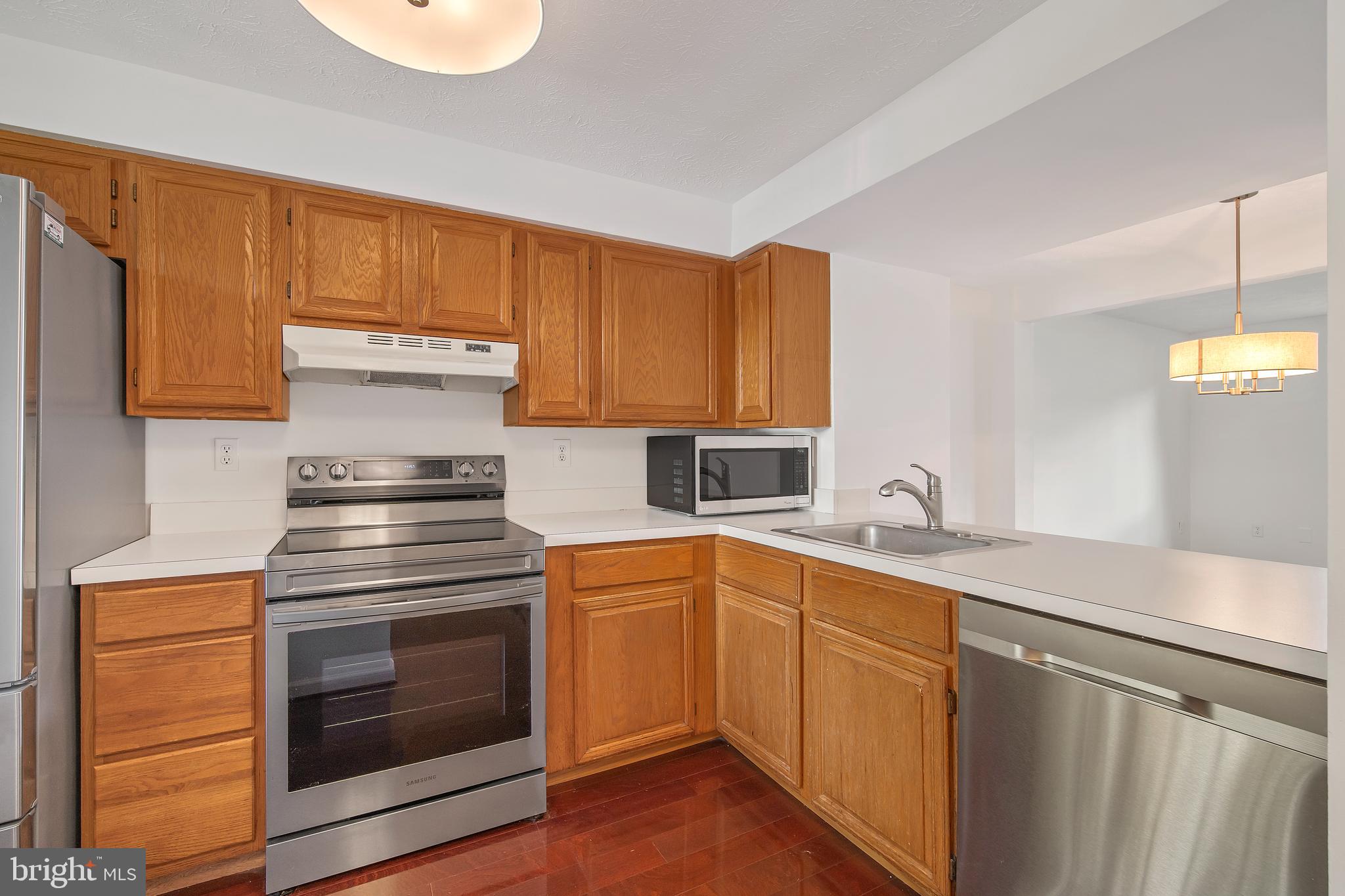 SADDLE CREEK - Residential