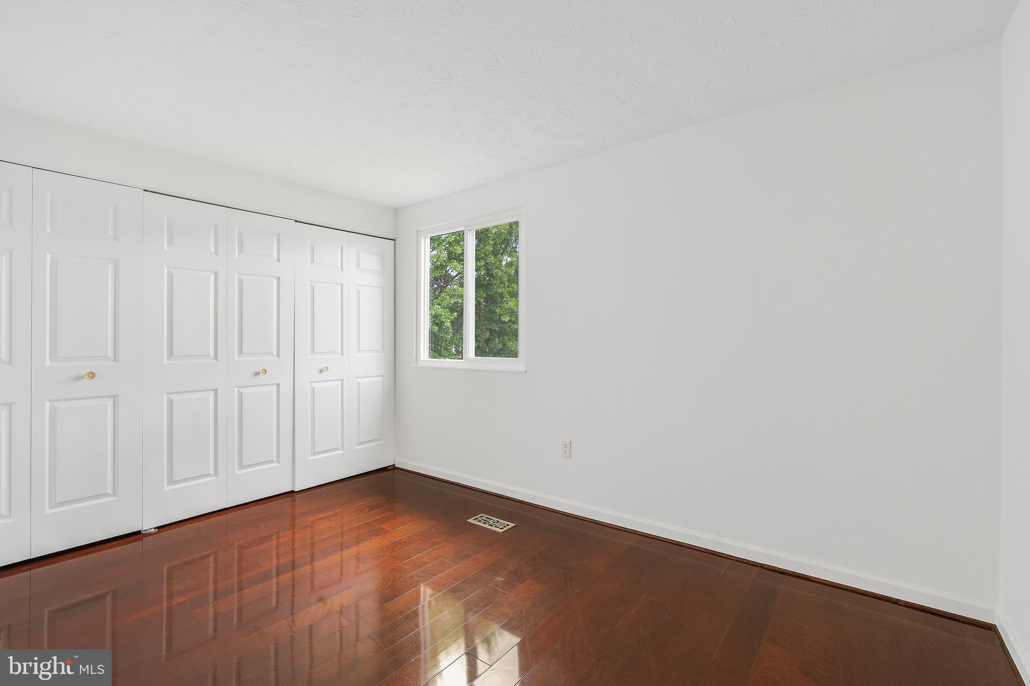 SADDLE CREEK - Residential