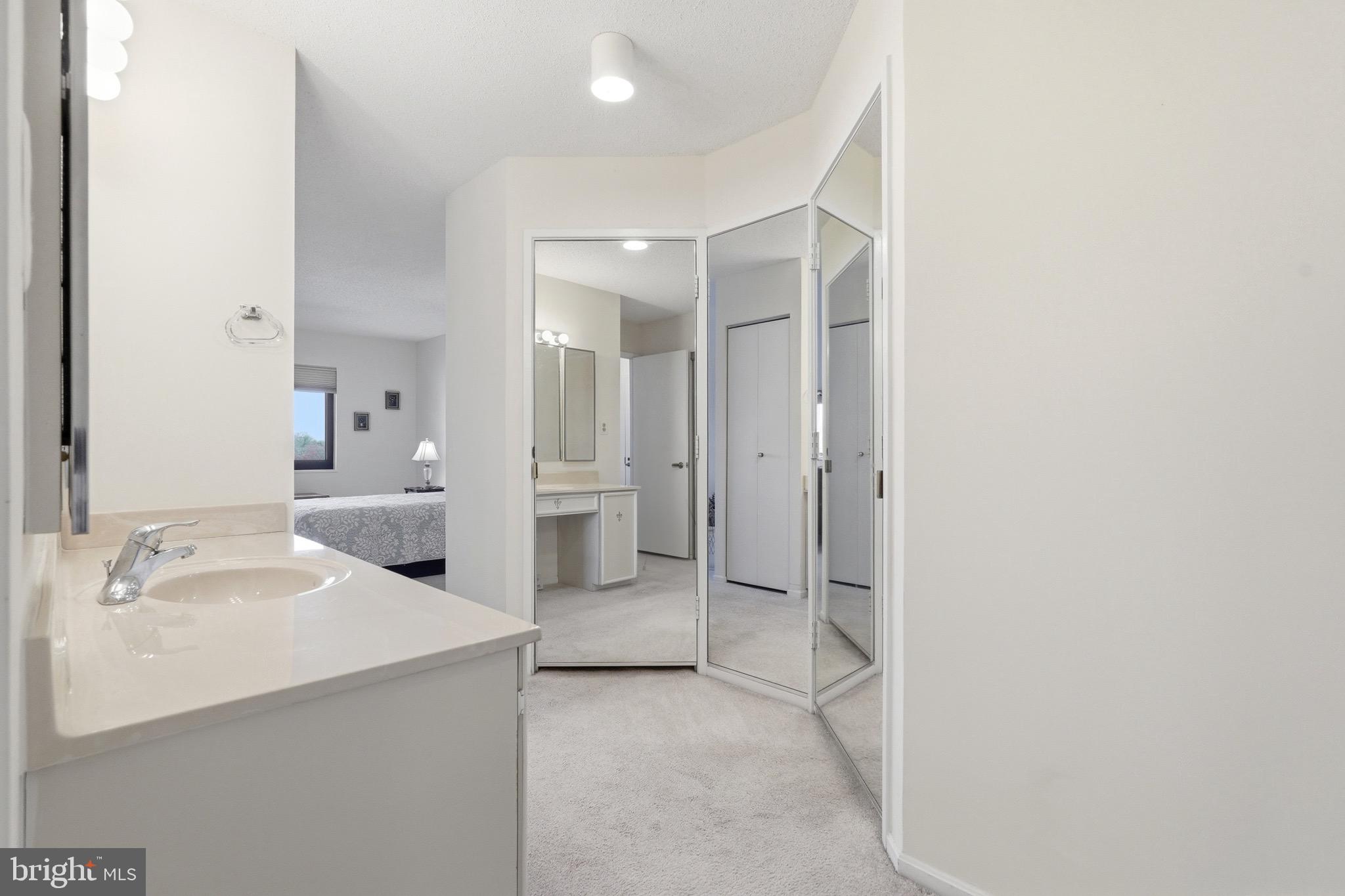 LEISURE WORLD - Residential