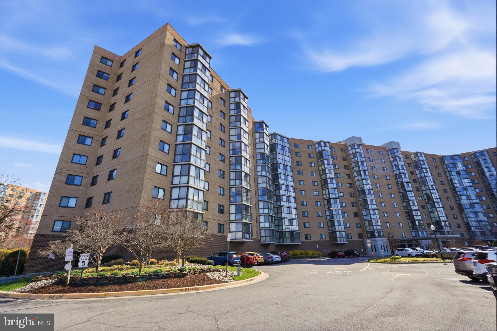 LEISURE WORLD - Residential