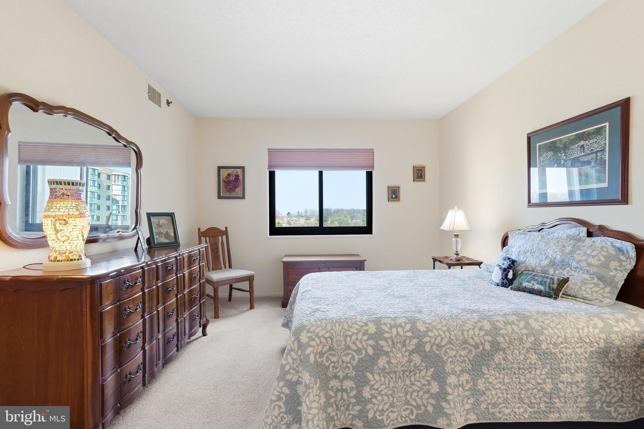 LEISURE WORLD - Residential