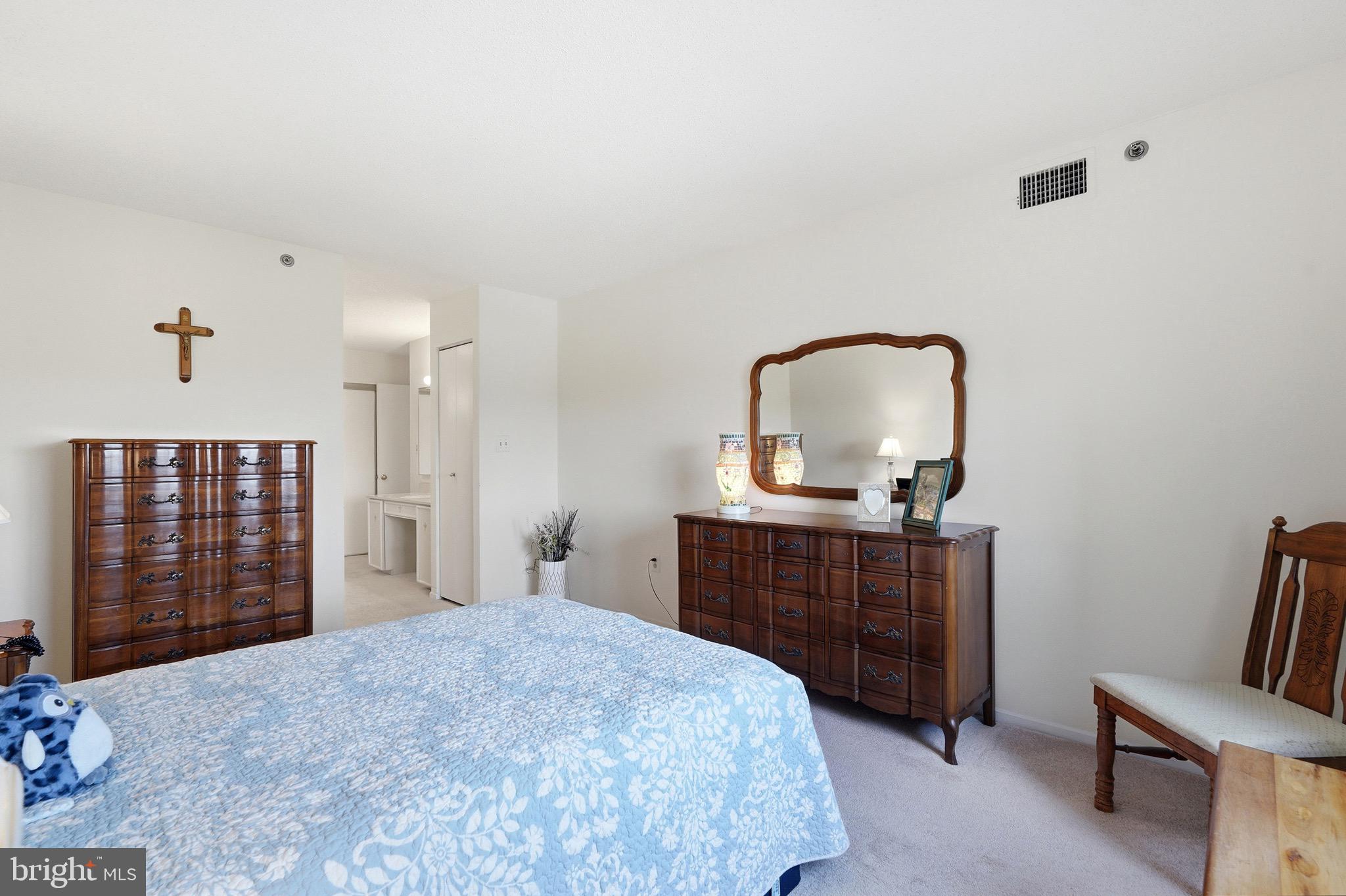 LEISURE WORLD - Residential