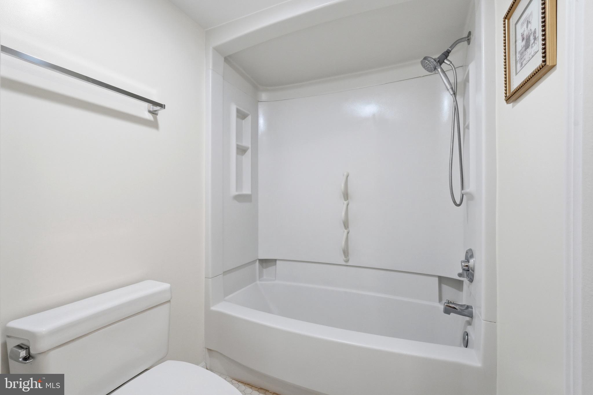 LEISURE WORLD - Residential