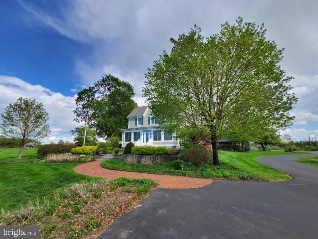 Photo of 40 Foellner Lane, OTTSVILLE, PA 18942 (MLS # PABU2111628)