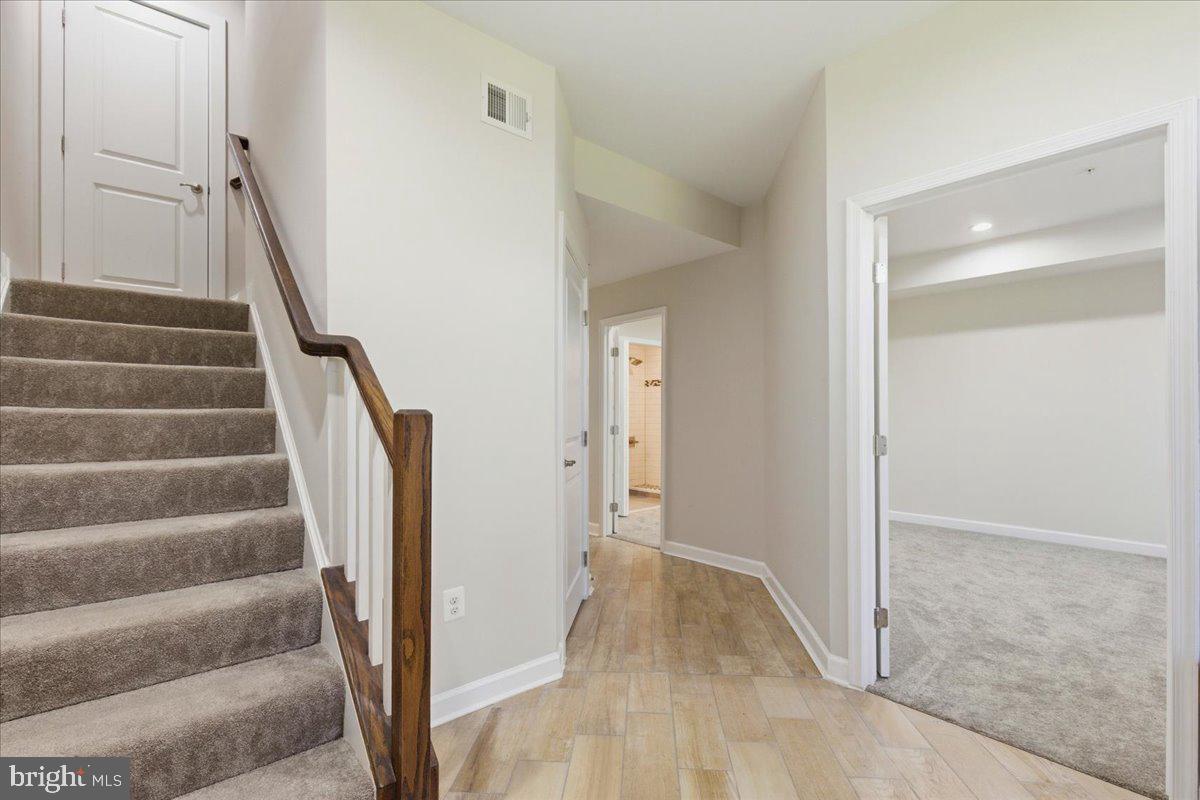 6 WEDGE WAY 24