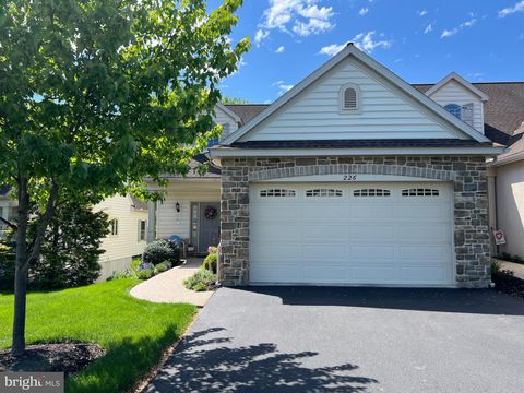 Townhouse For Sale - 226 Masonic Drive<br/> ELIZABETHTOWN, PA 17022