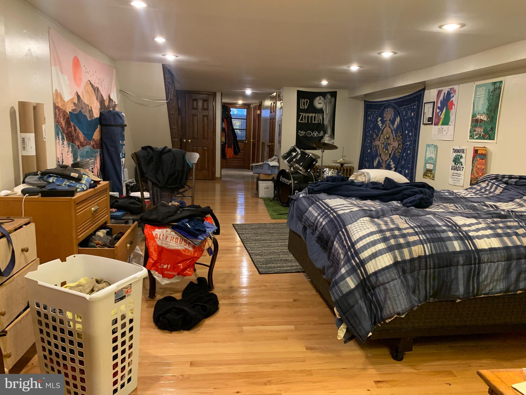 ART MUSEUM AREA - Residential Lease