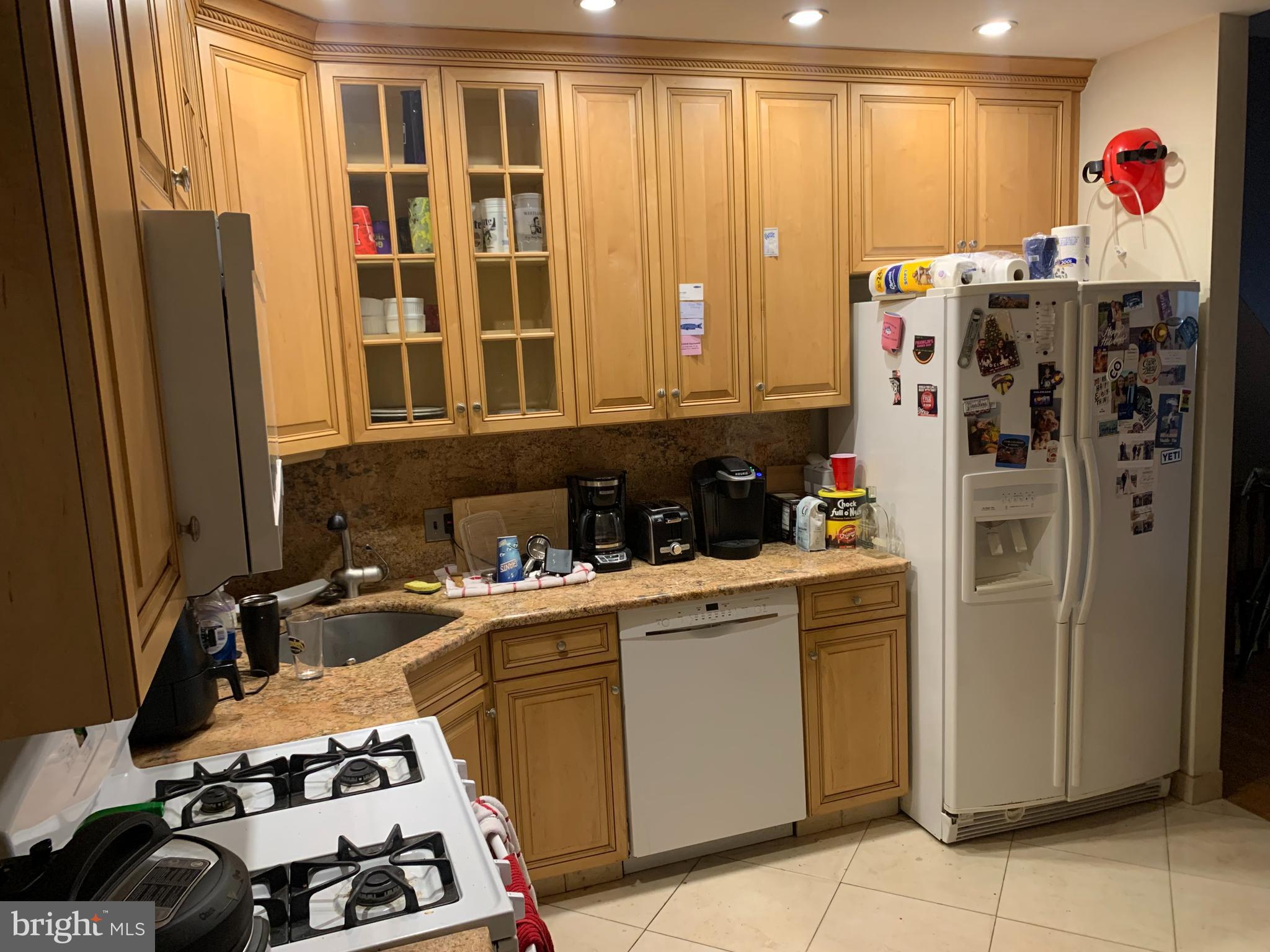 ART MUSEUM AREA - Residential Lease