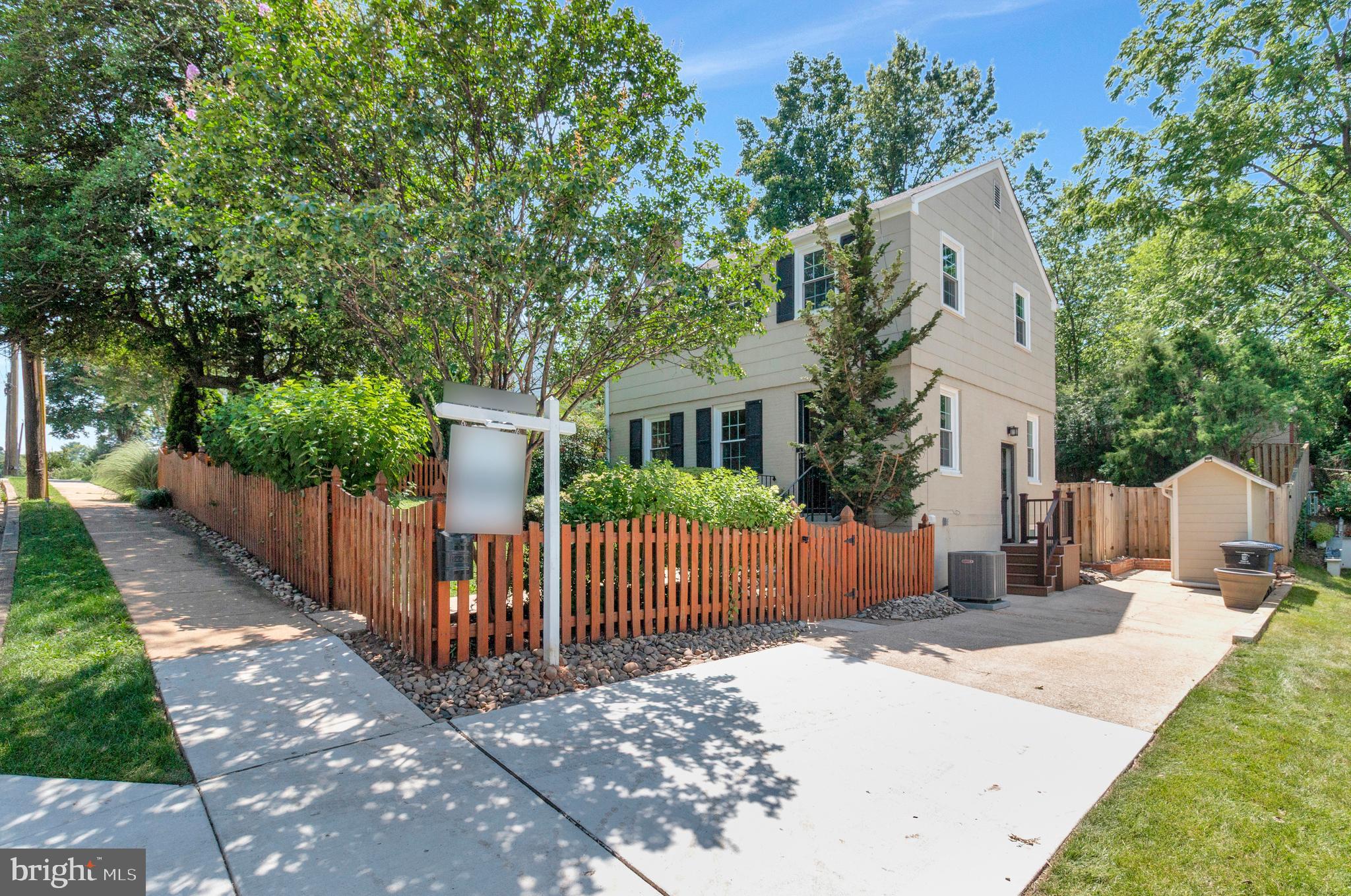 DOMINION HILLS - Residential