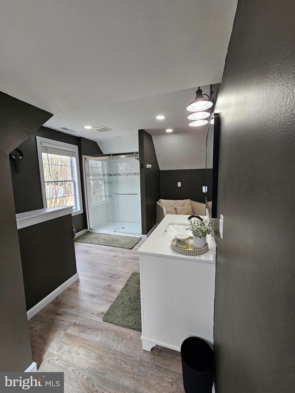 APPLE LANE - Residential