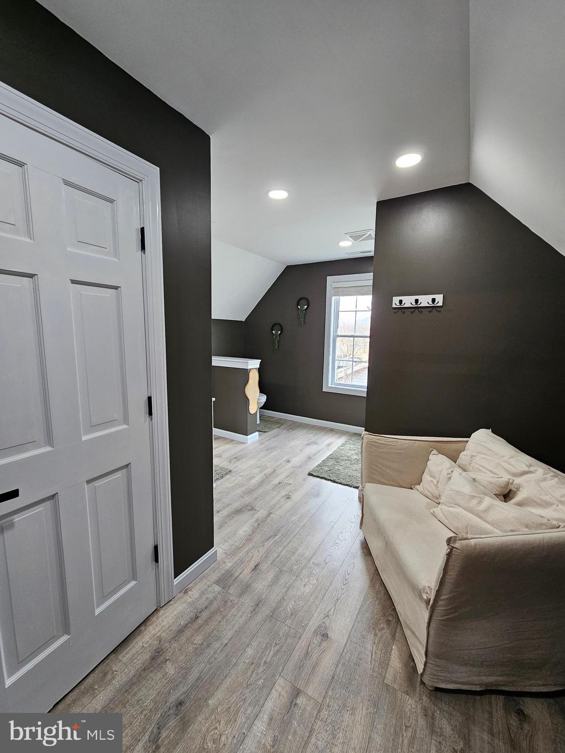 APPLE LANE - Residential