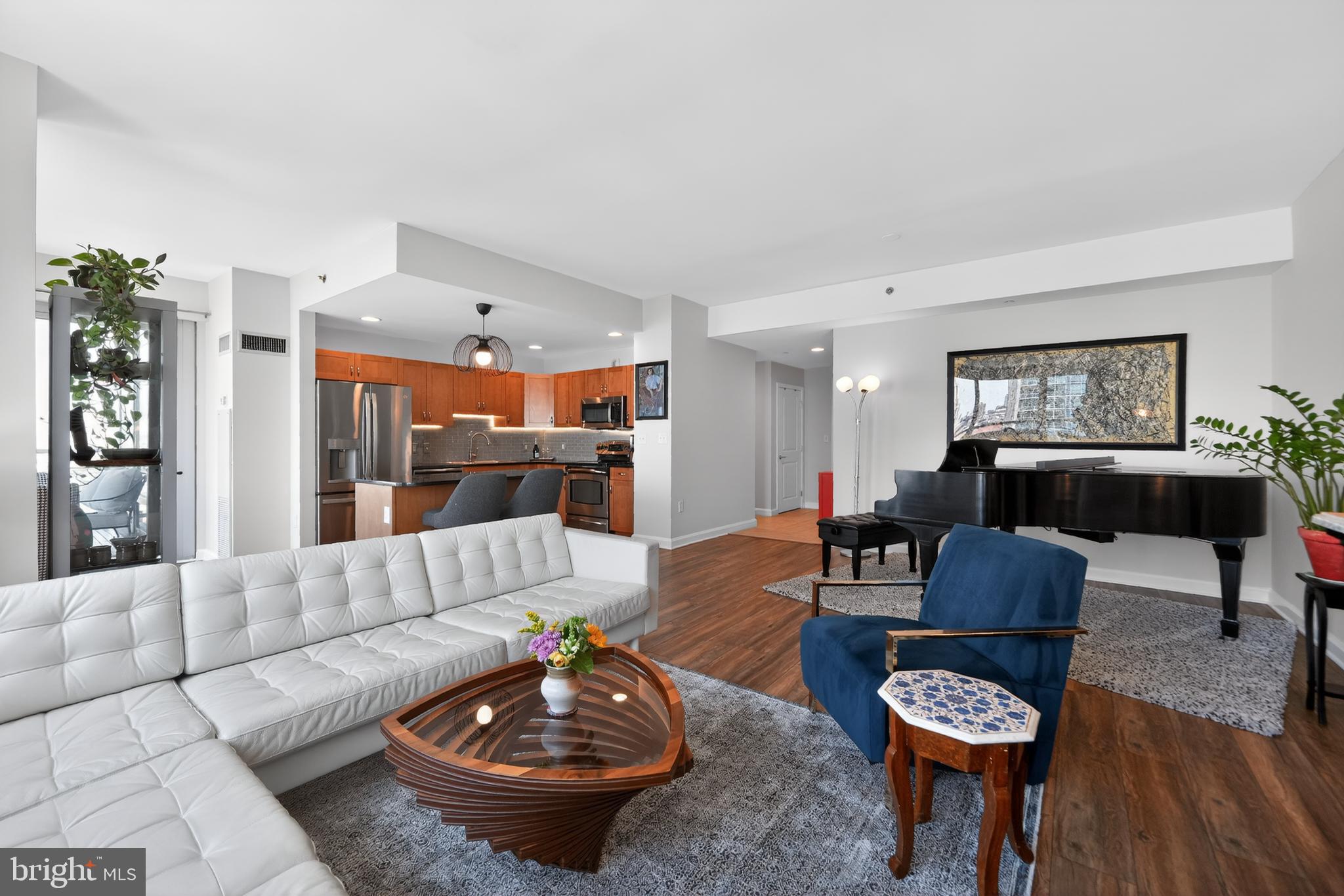 901 N PENN STREET 00 R1604