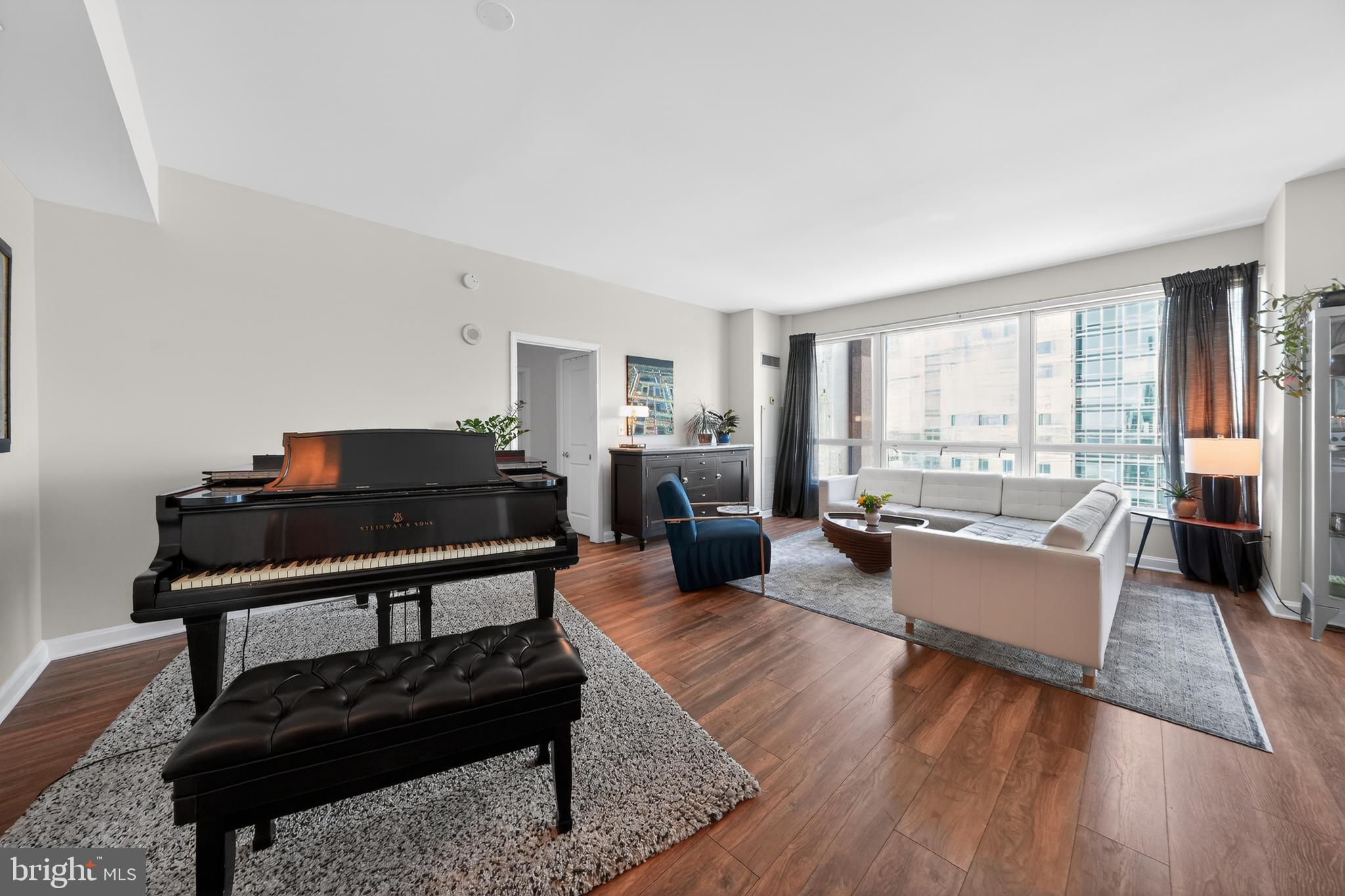 901 N PENN STREET 00 R1604