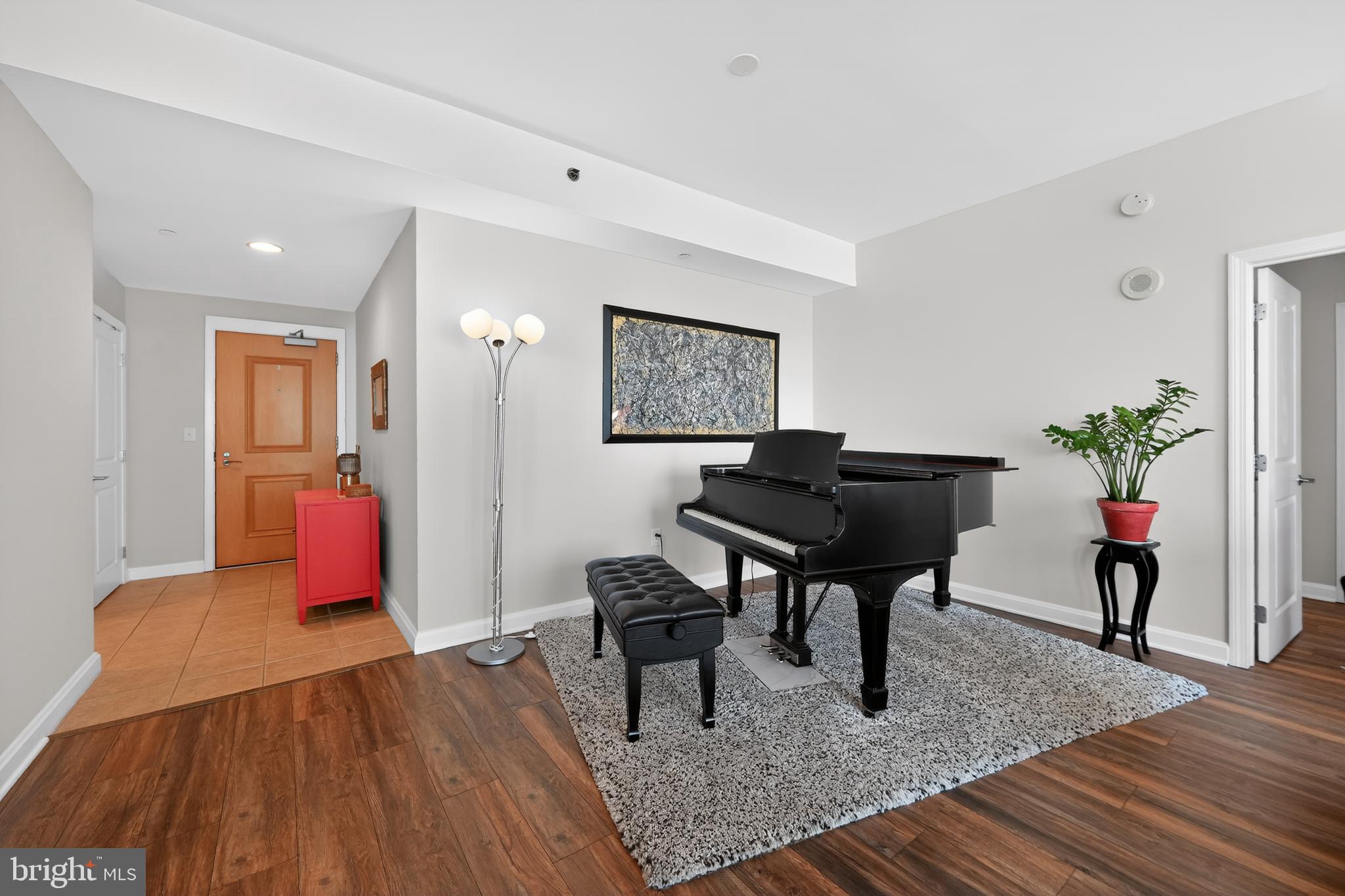 901 N PENN STREET 00 R1604