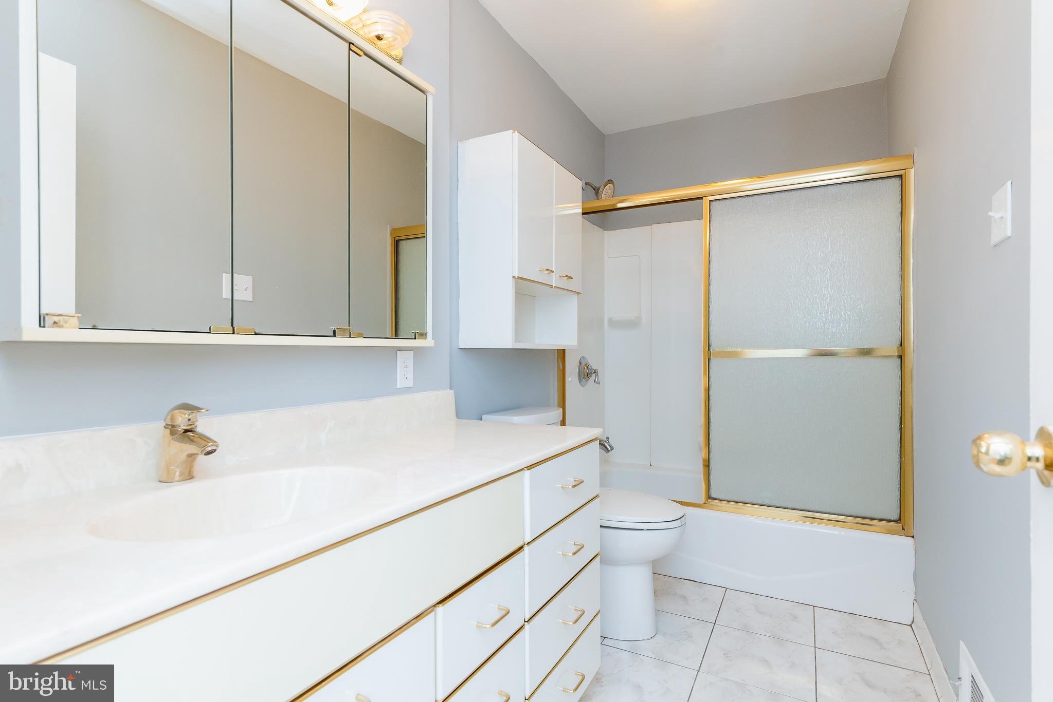 CARLTON SQUARE - Residential