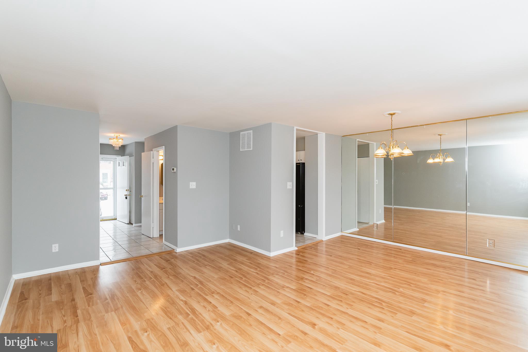 CARLTON SQUARE - Residential