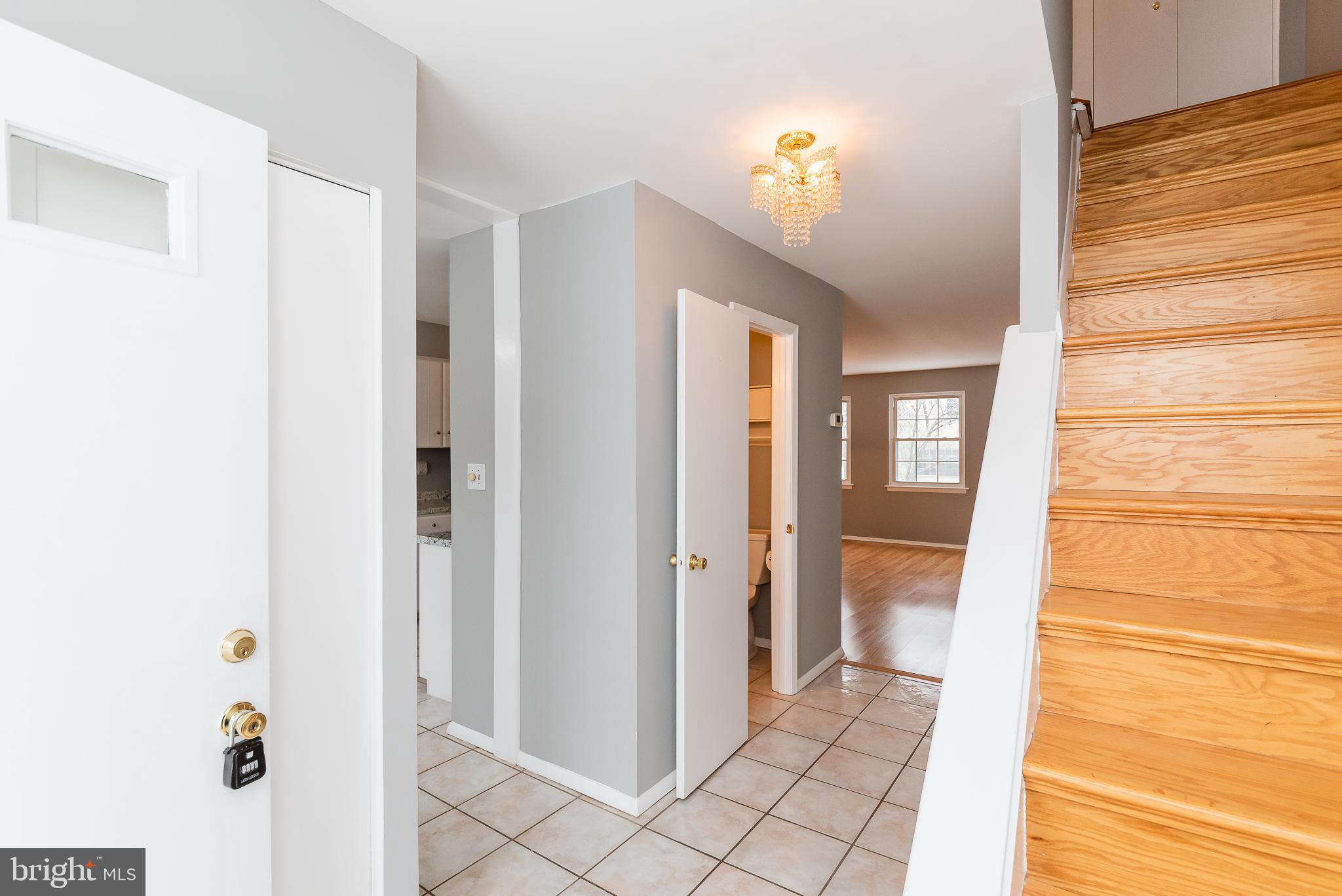 CARLTON SQUARE - Residential