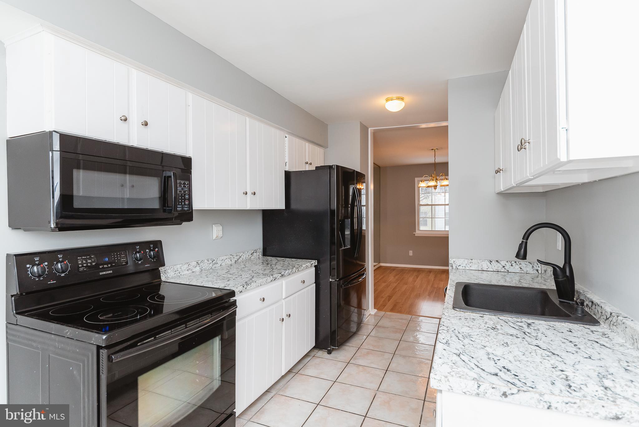 CARLTON SQUARE - Residential