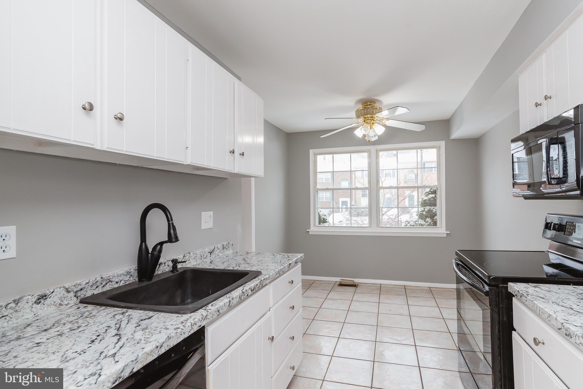 CARLTON SQUARE - Residential