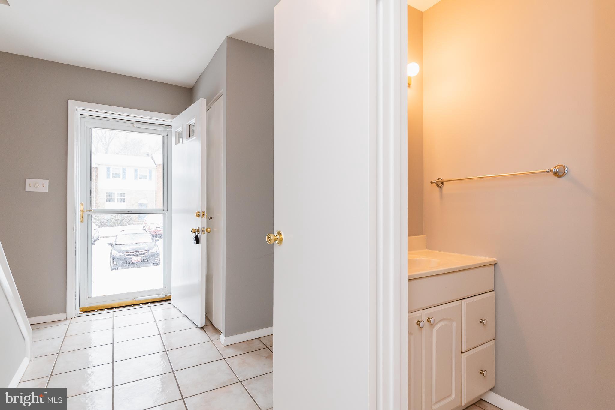 CARLTON SQUARE - Residential