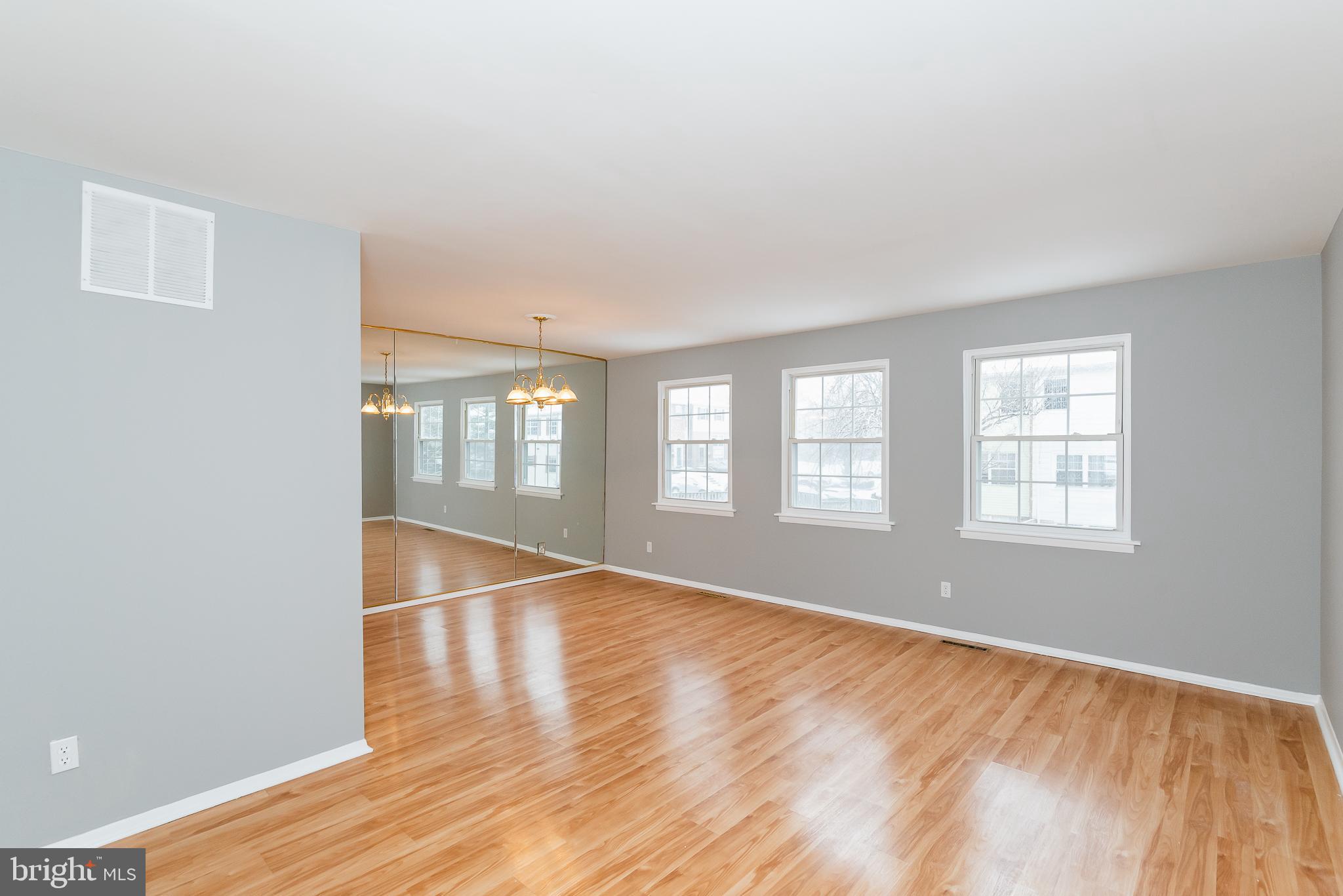 CARLTON SQUARE - Residential