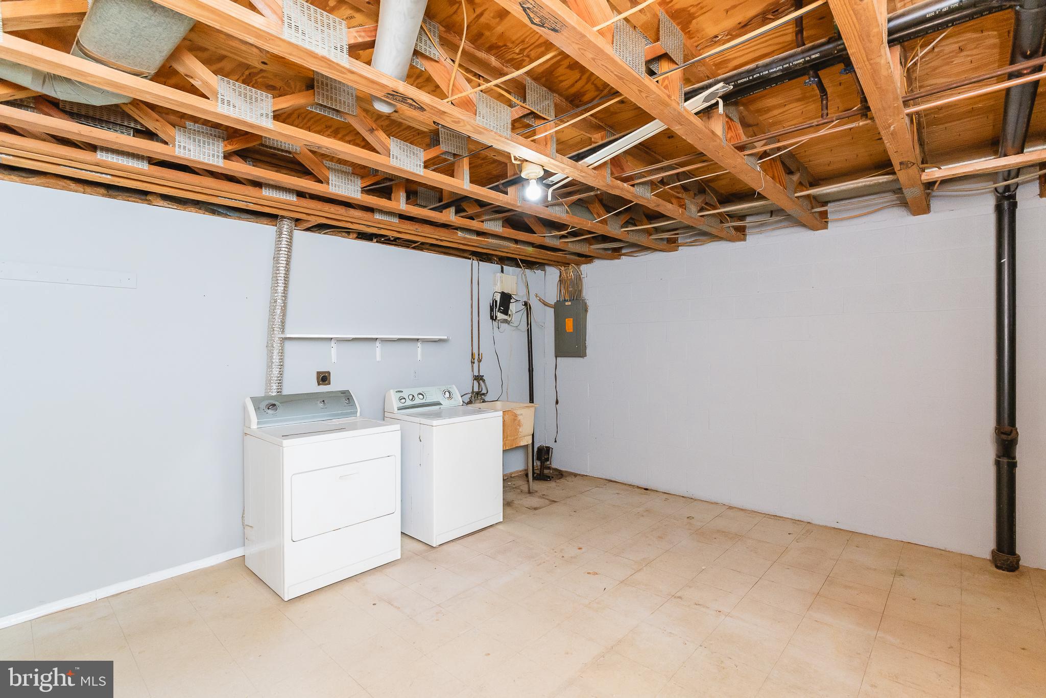 CARLTON SQUARE - Residential