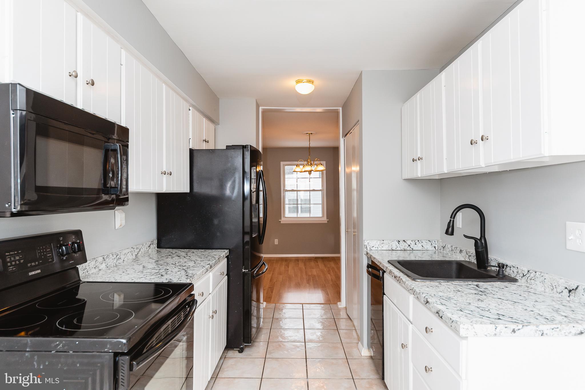 CARLTON SQUARE - Residential