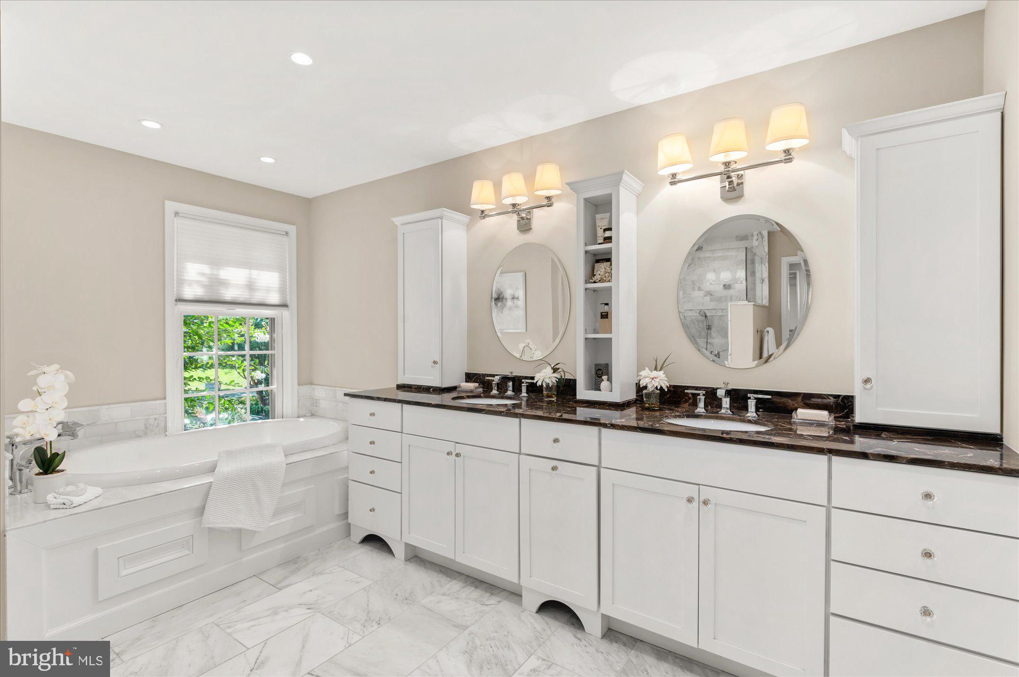 RIVER FALLS - Residential