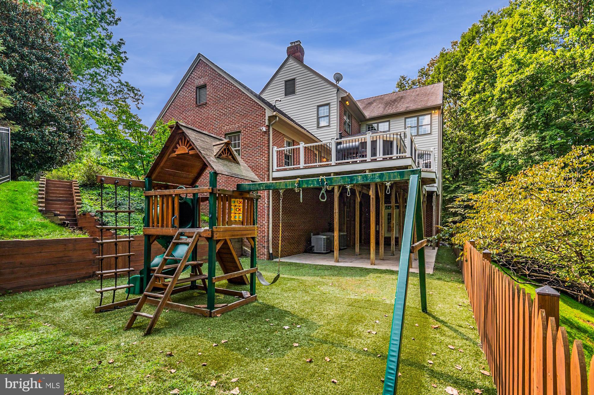 RIVER FALLS - Residential