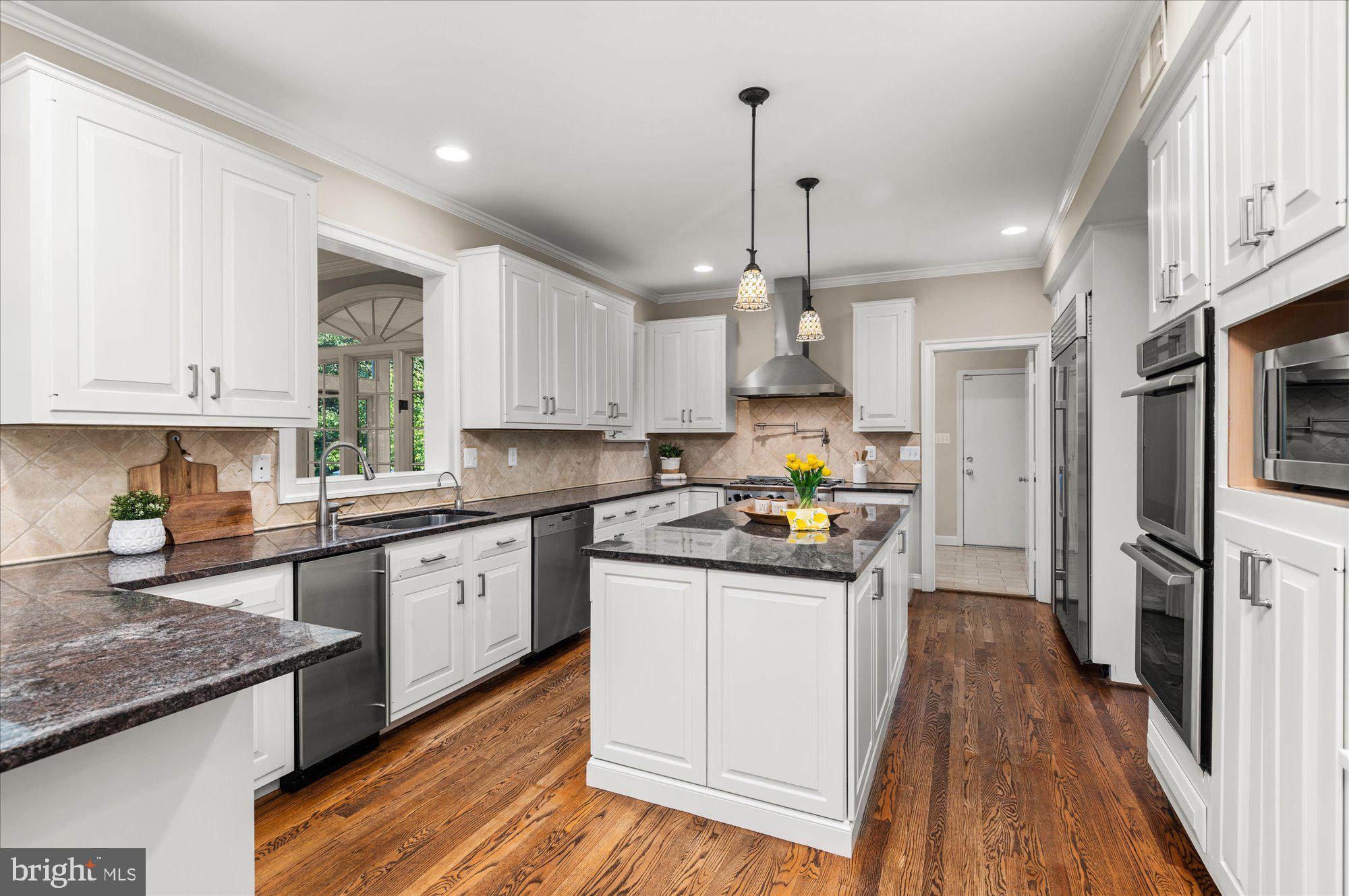 RIVER FALLS - Residential