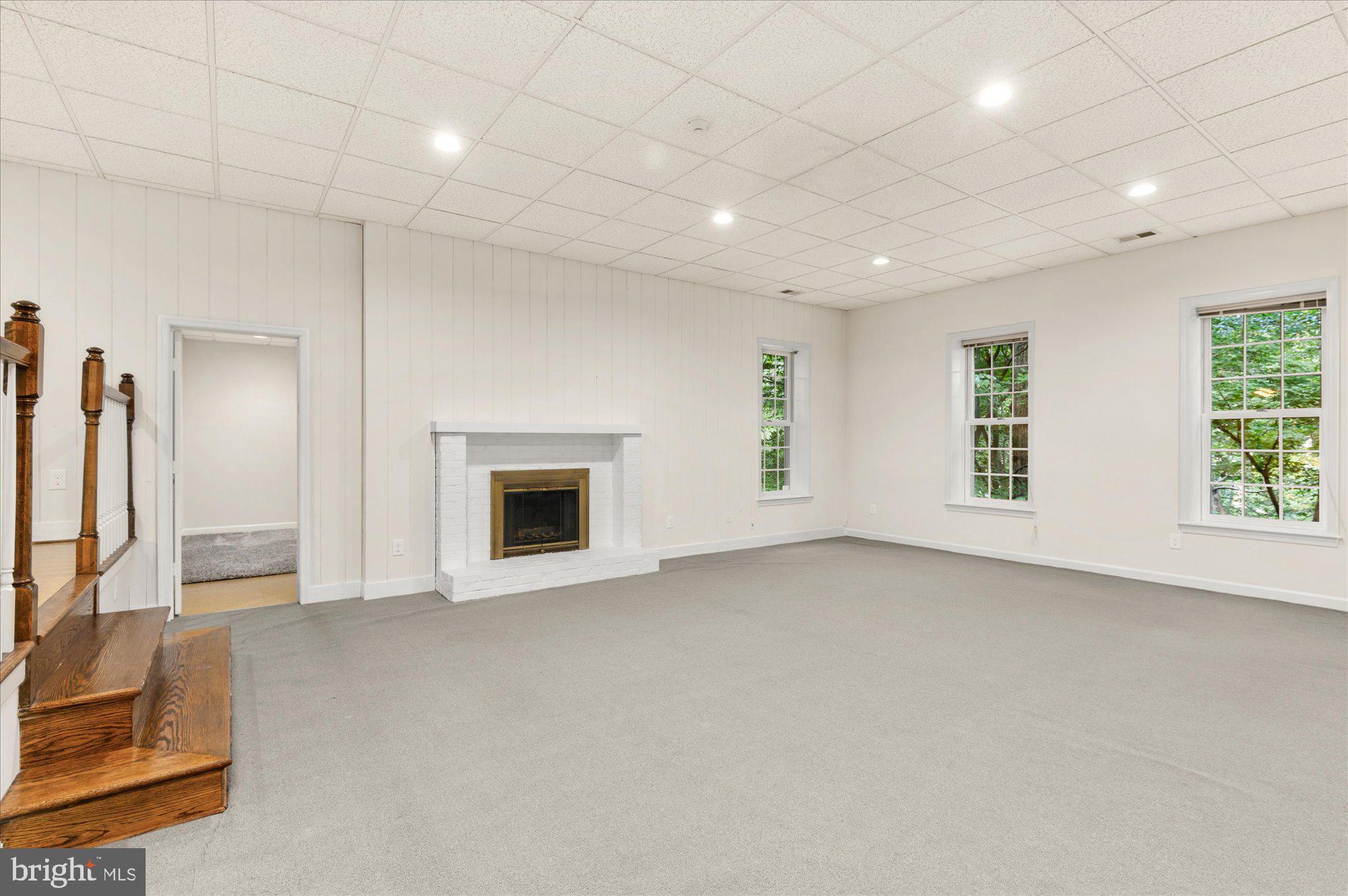 RIVER FALLS - Residential