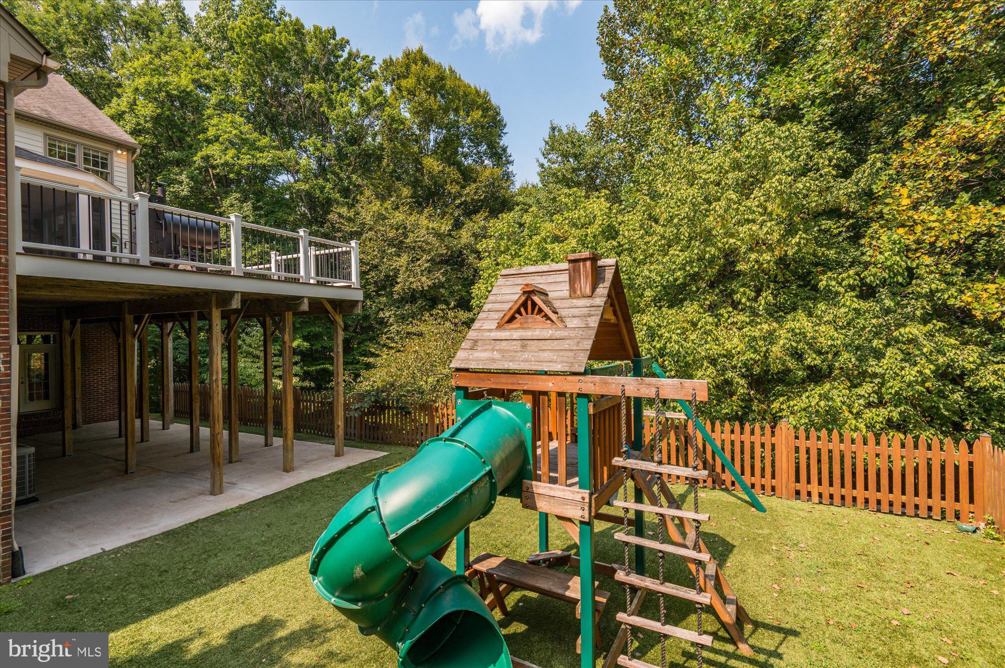 RIVER FALLS - Residential