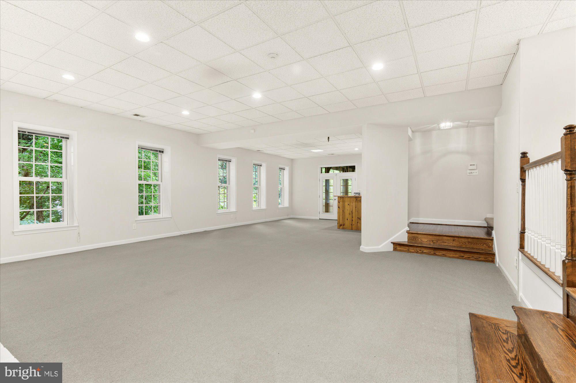 RIVER FALLS - Residential