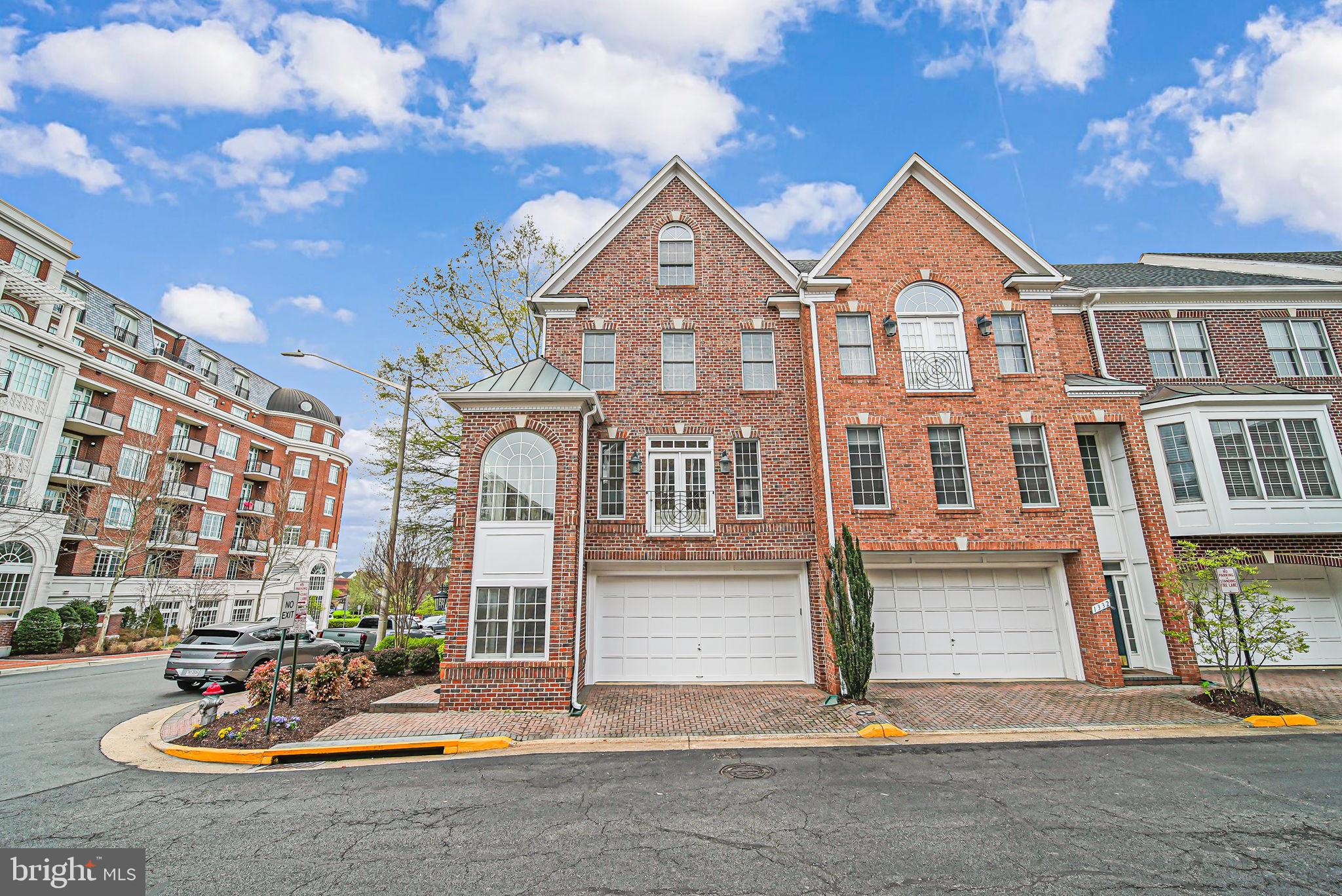 MCLEAN CREST - Residential