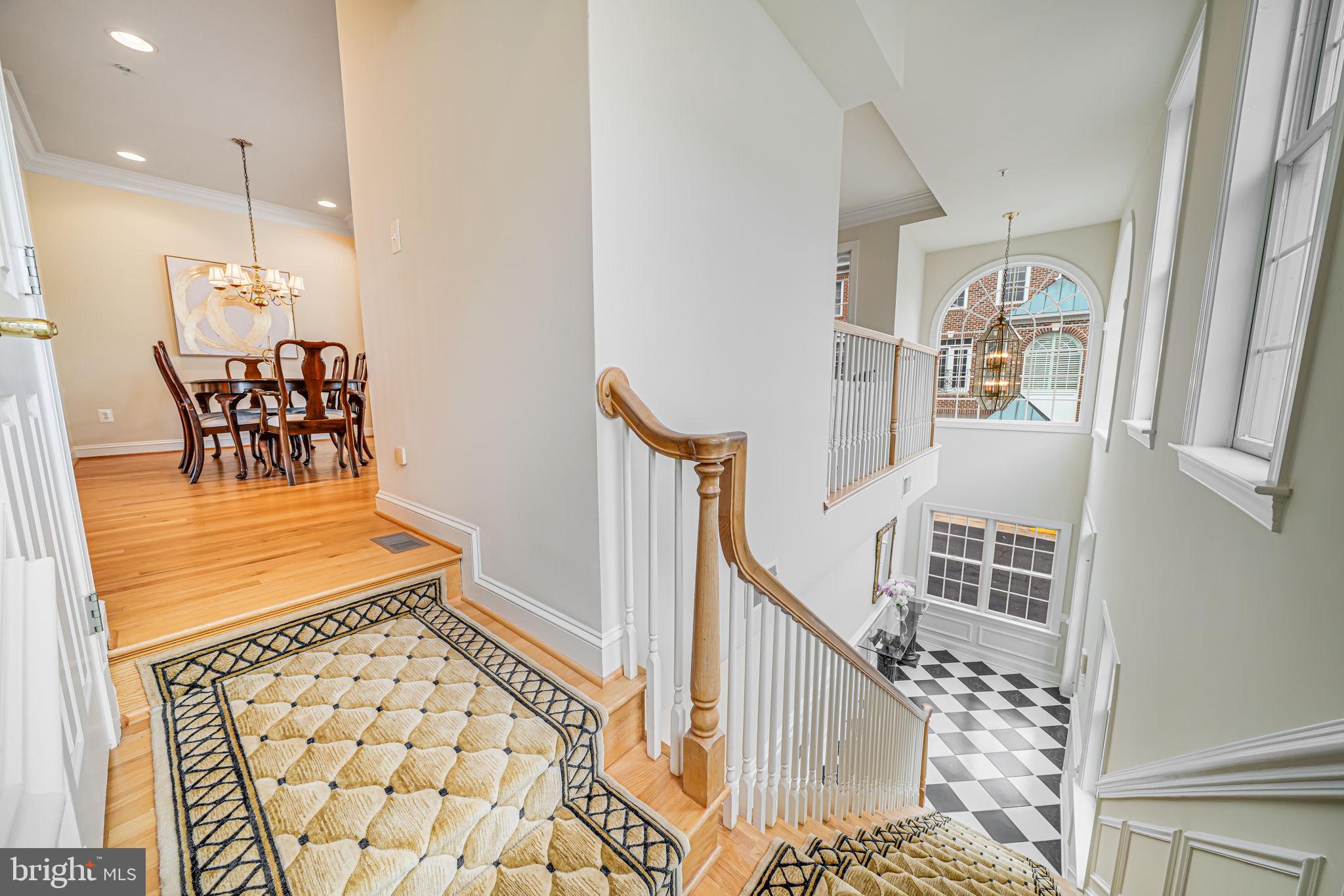 MCLEAN CREST - Residential