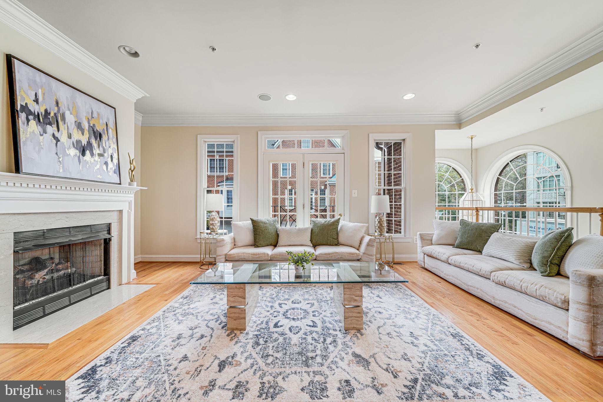 MCLEAN CREST - Residential