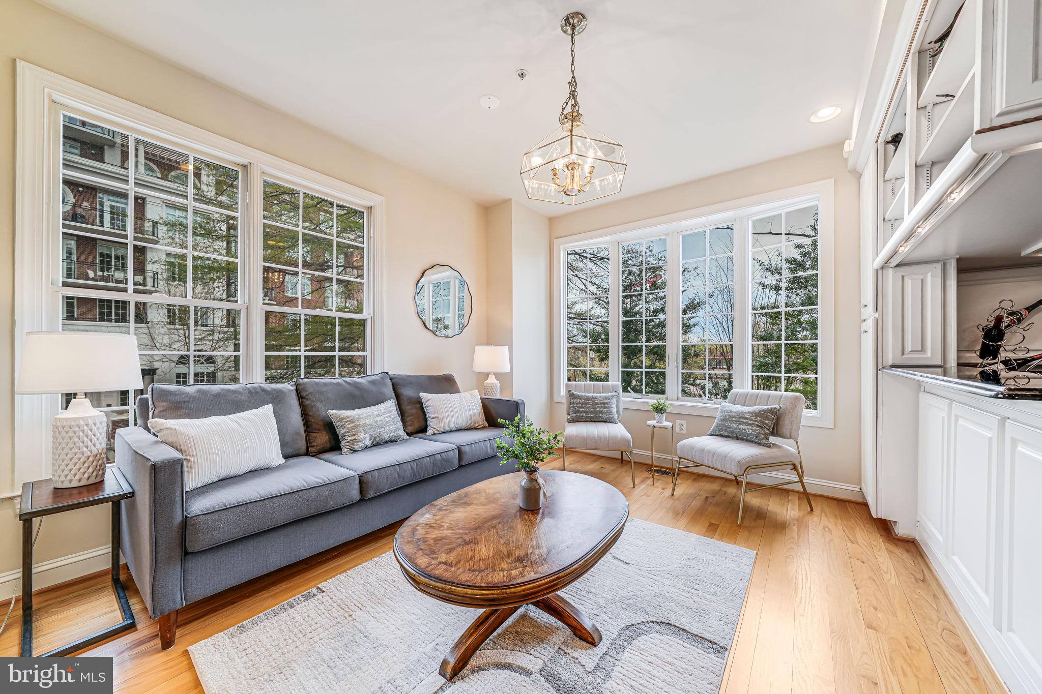 MCLEAN CREST - Residential