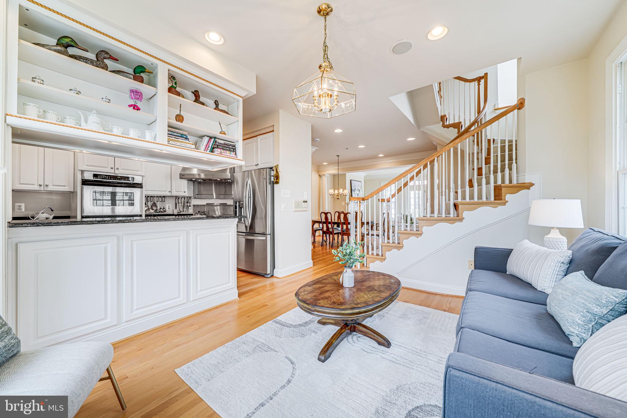 MCLEAN CREST - Residential