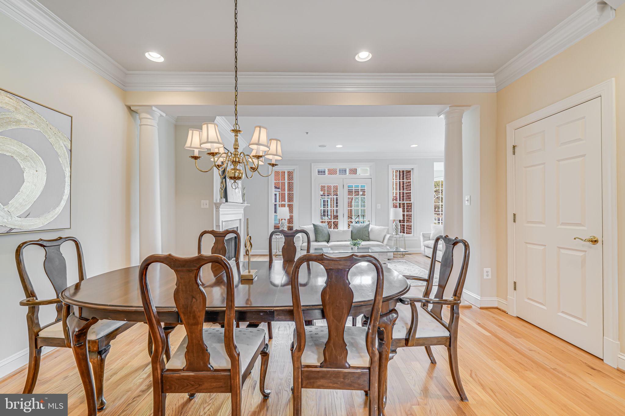 MCLEAN CREST - Residential