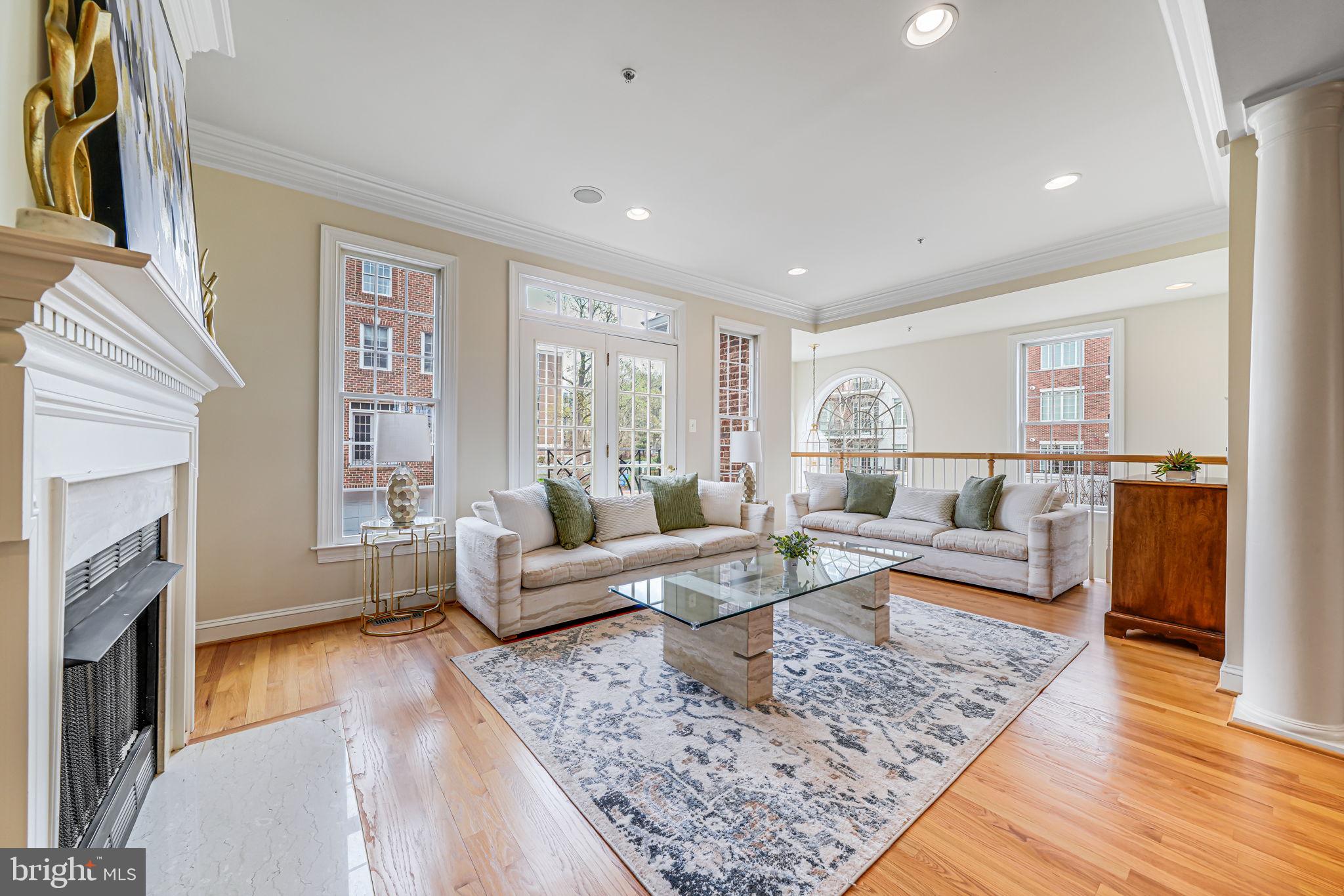 MCLEAN CREST - Residential