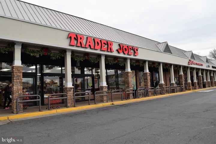 MCLEAN CREST - Residential