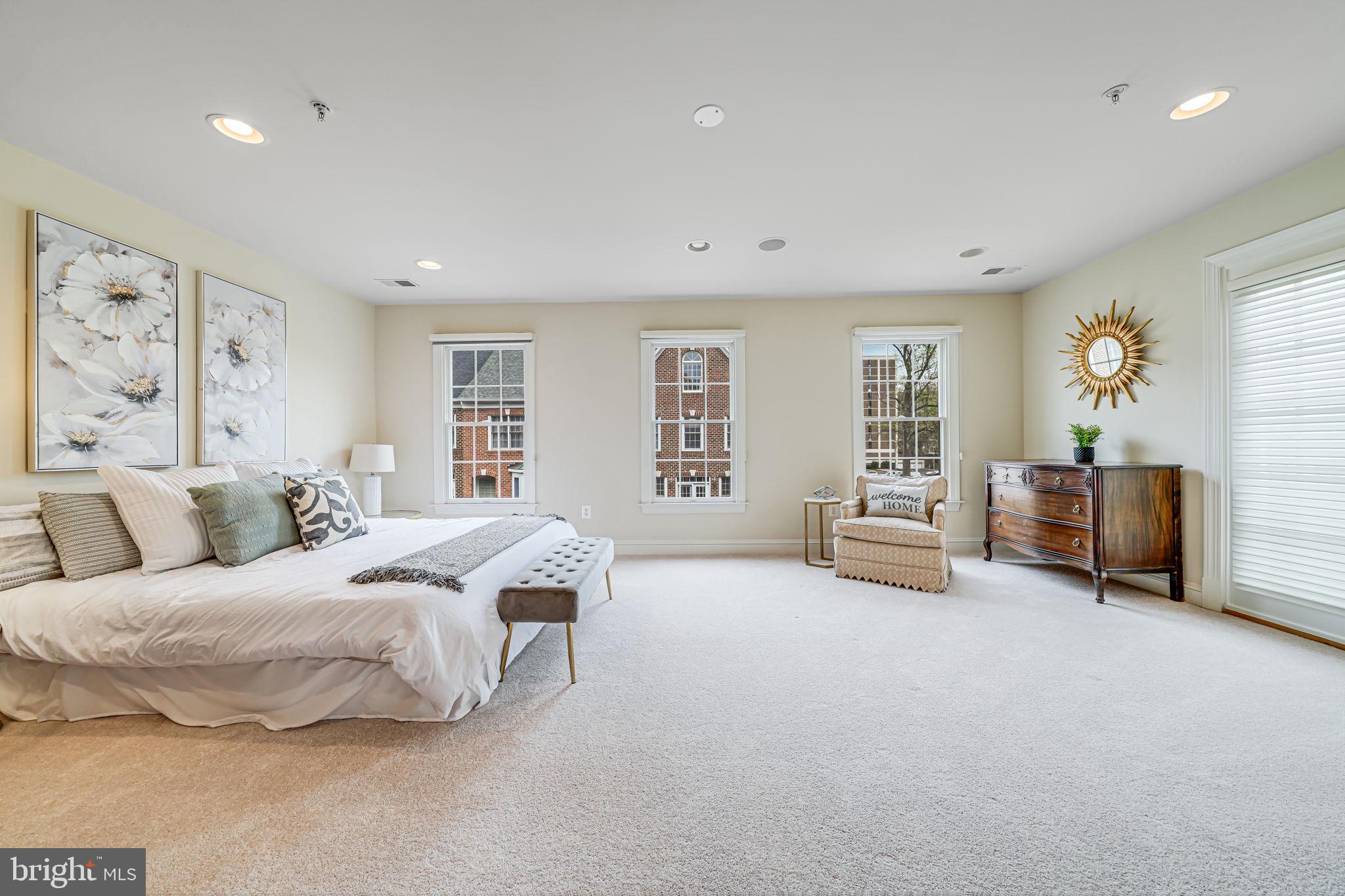 MCLEAN CREST - Residential