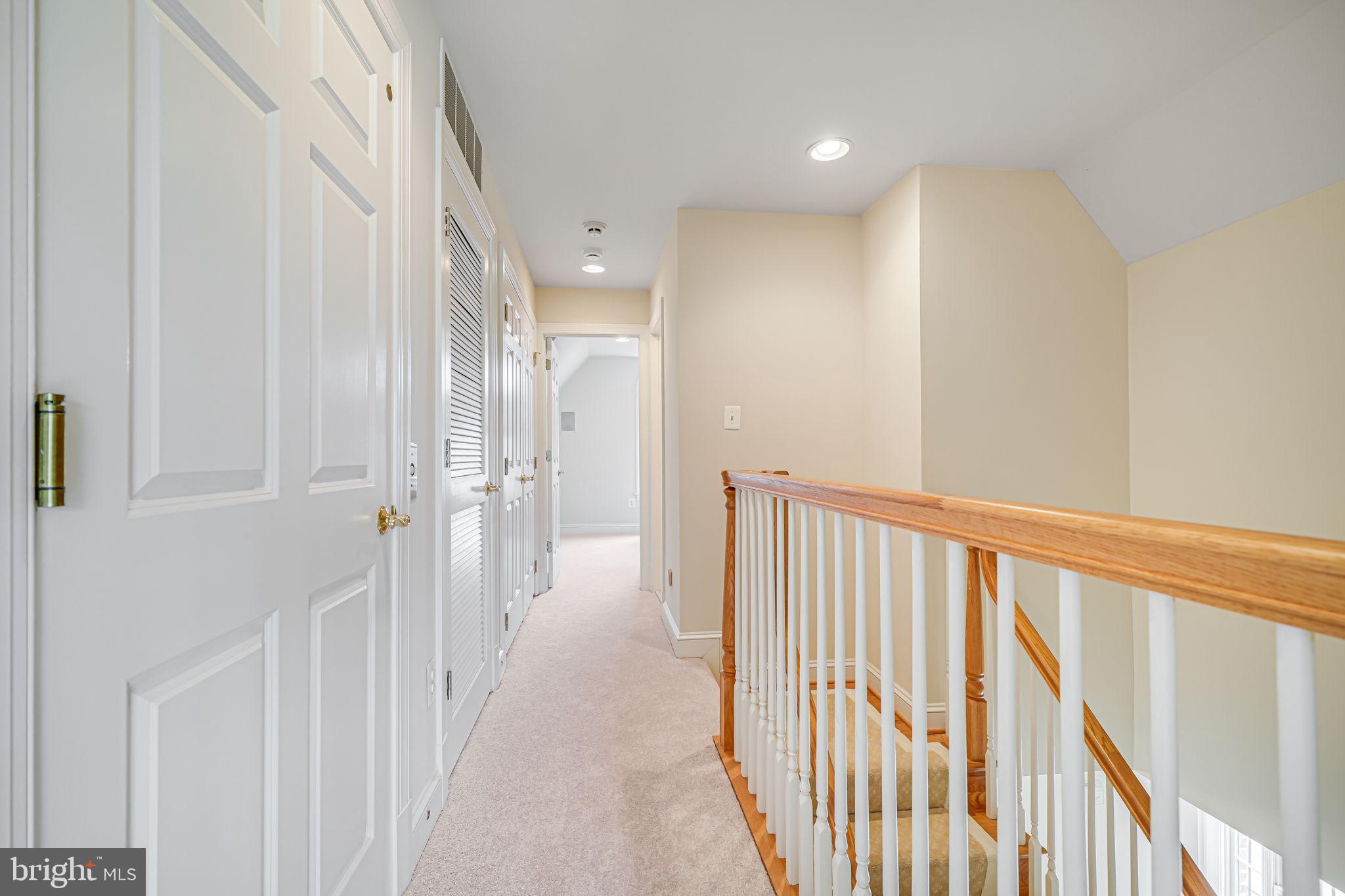 MCLEAN CREST - Residential