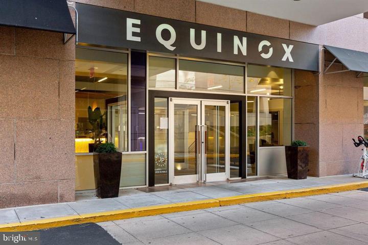 MCLEAN CREST - Residential