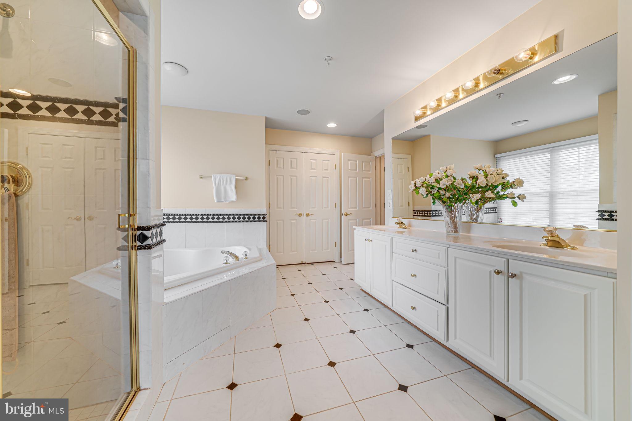 MCLEAN CREST - Residential