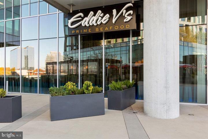 MCLEAN CREST - Residential