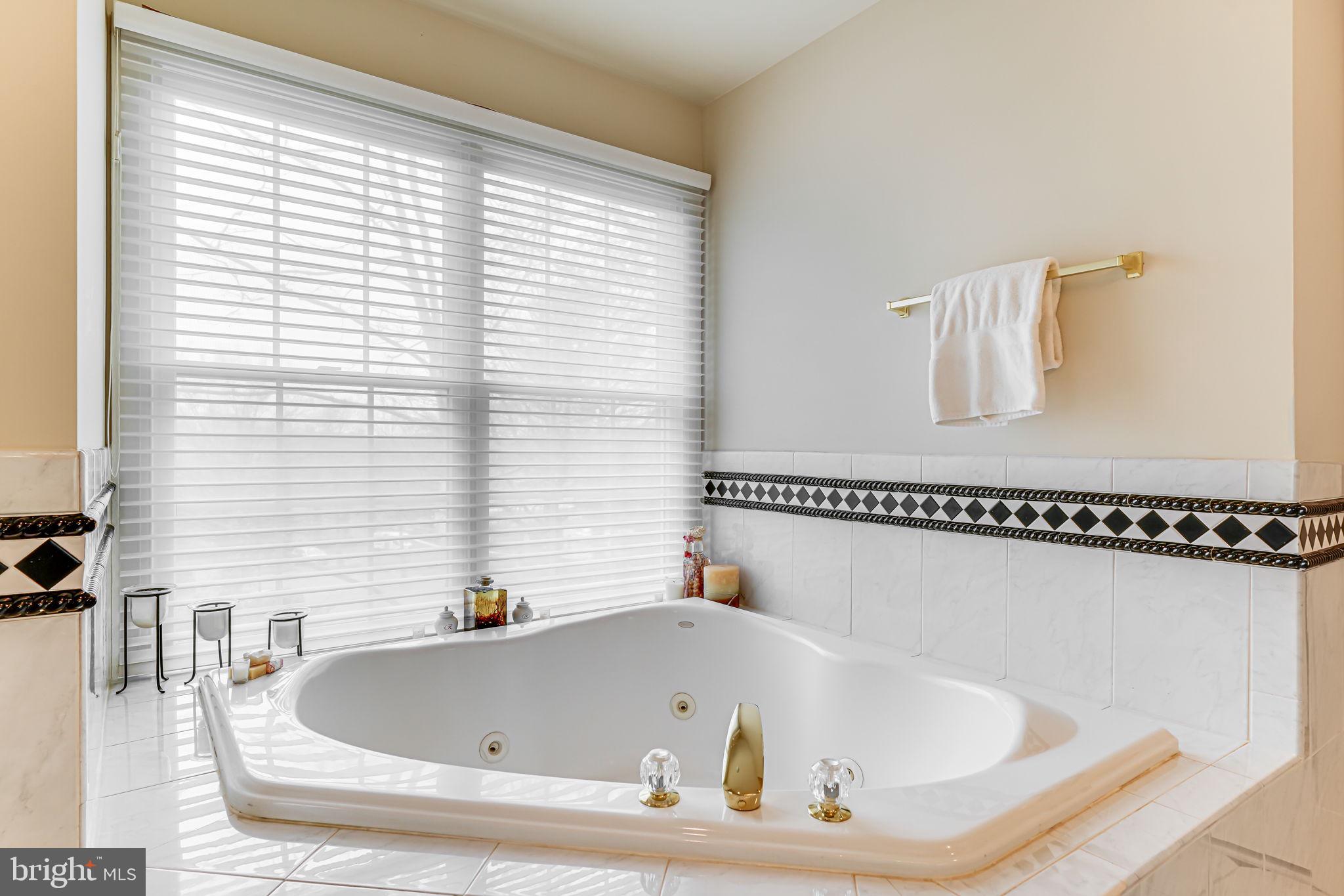 MCLEAN CREST - Residential