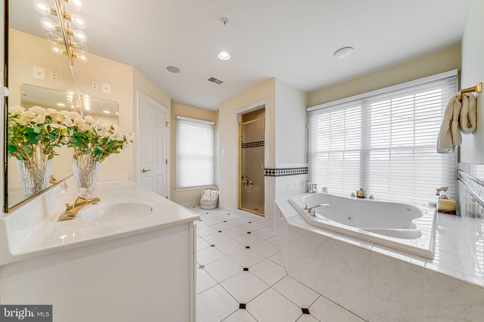 MCLEAN CREST - Residential