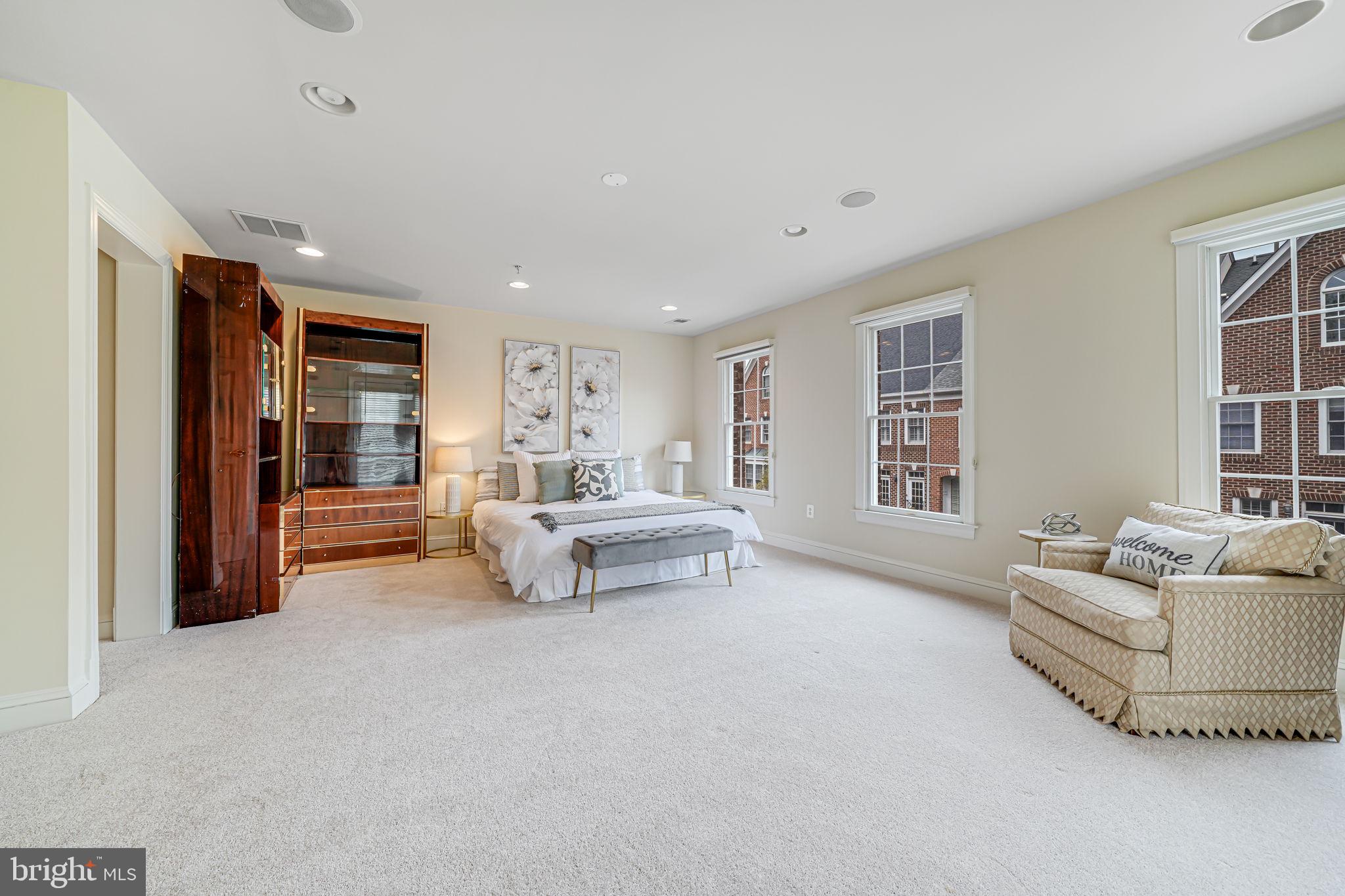 MCLEAN CREST - Residential