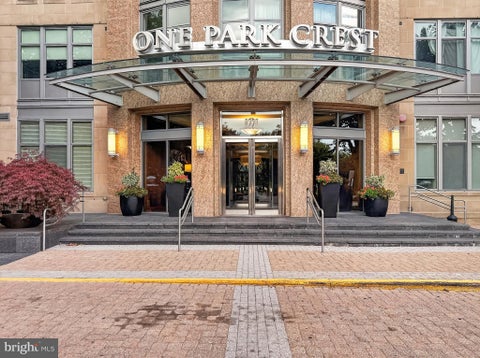 Condo For Rent - 8220 Crestwood Heights Drive #1912<br/> MCLEAN, VA 22102